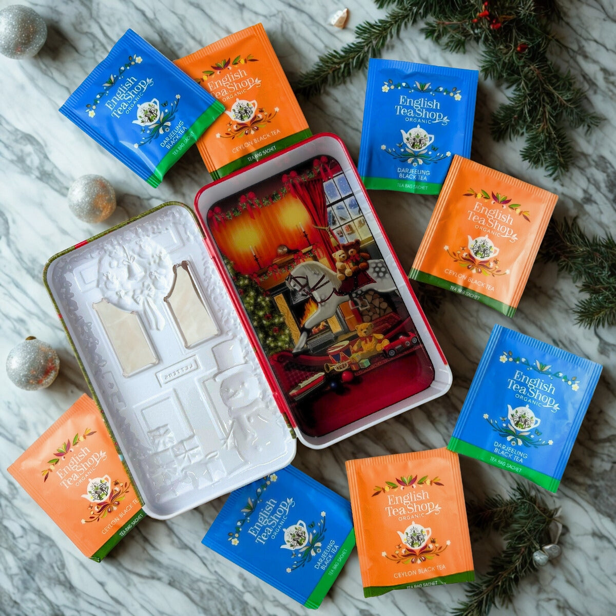 公式】クリスマス・ドア・リース缶 レッド 2種アソート (18袋入り